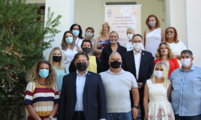 GYNAIKES-STO-EPIXEIREIN1