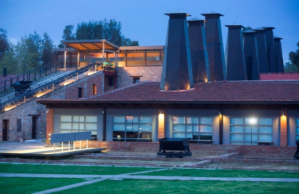 17c8134c204c292f728a10b8131224be_XL