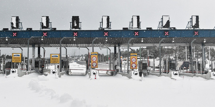 ethniki-odos-xionia-kleisti02 copy