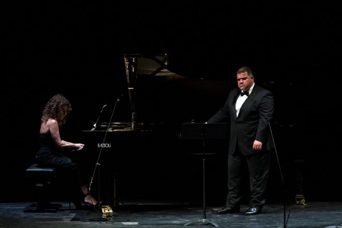 Ρεσιτάλ-Δημήτρη-Πλατανιά-φωτό-Α.-Σιμόπουλος-2-696x464