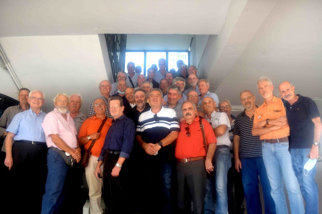 2ο-ΓΑΒ-2021_Απαρτία-στην-σκάλα-του-Σχολείου-1