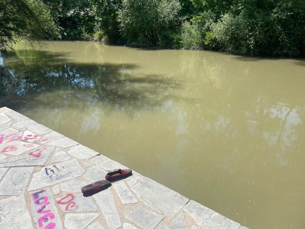 00500126164_00000000000000000000000000000000ααα