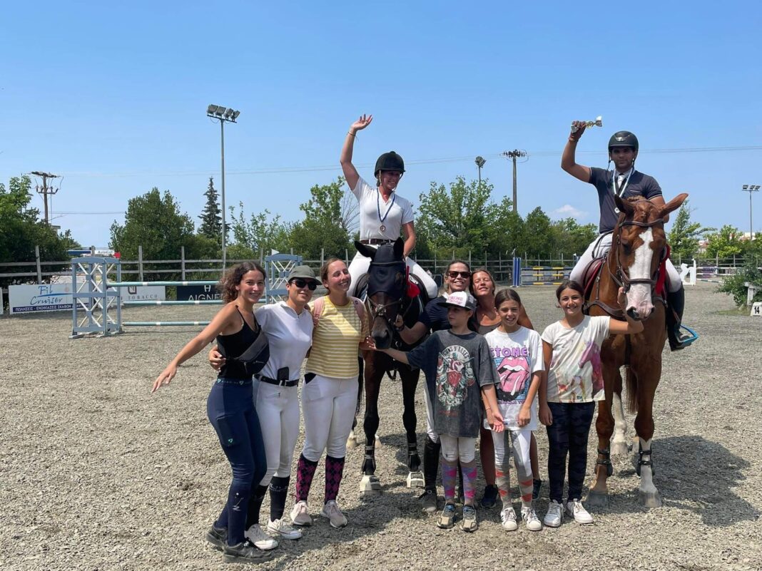 received_4981477465312813.jpeg-1