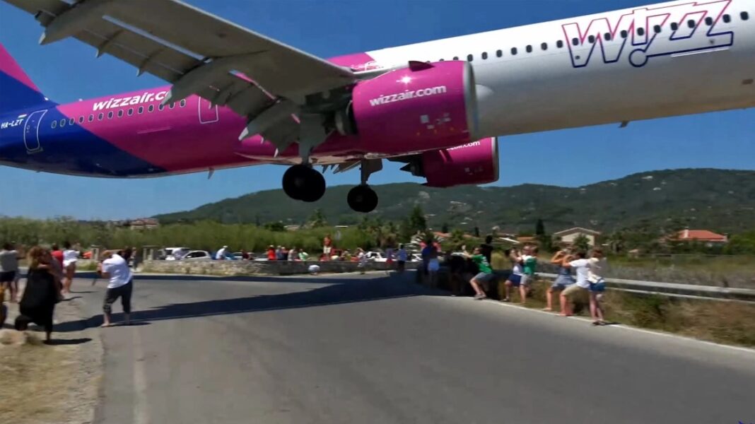 skiathos_aeroplano_xr.jpeg