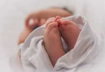 Συγκλονίζει η ιστορία βρέφους – Μετά από 8 μήνες στο Αχιλλοπούλειο, υιοθετήθηκε από οικογένεια