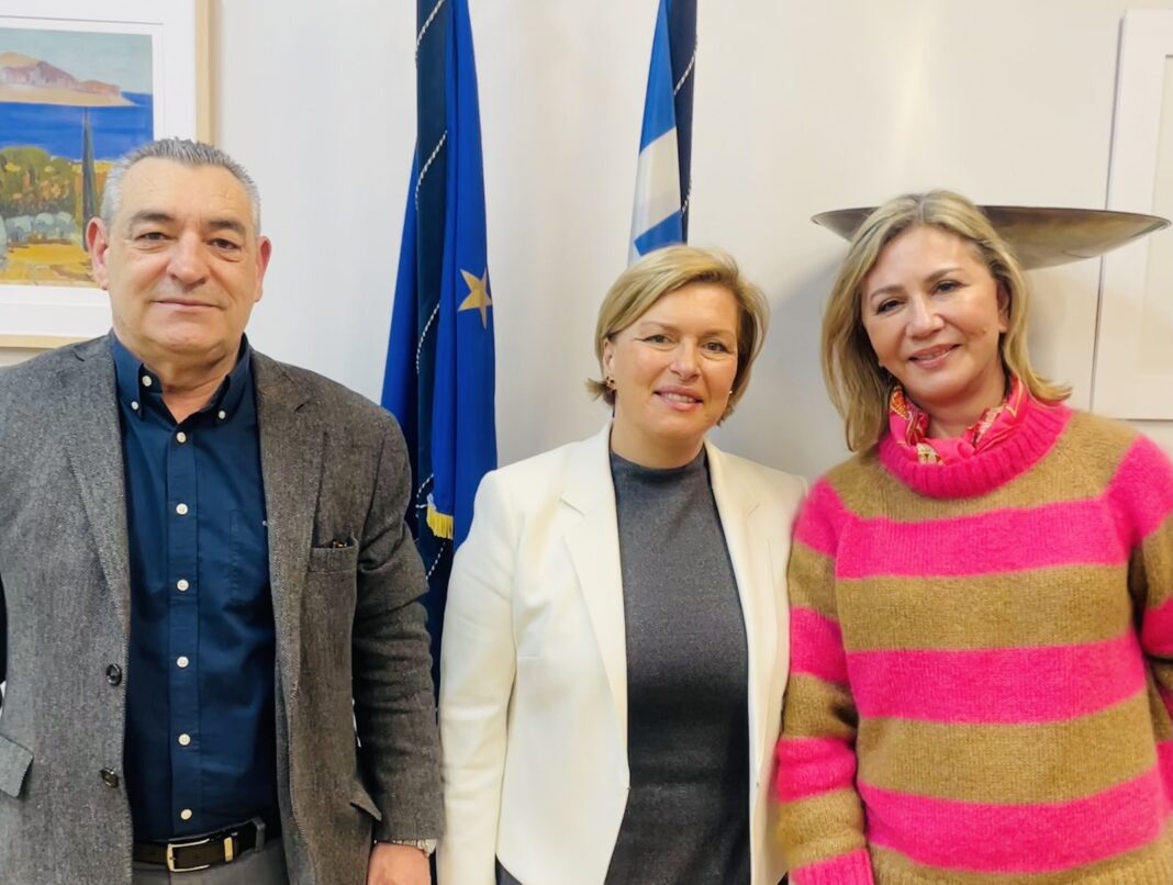 IMG-127f0c725a6efb0571f485be63453ca6-V