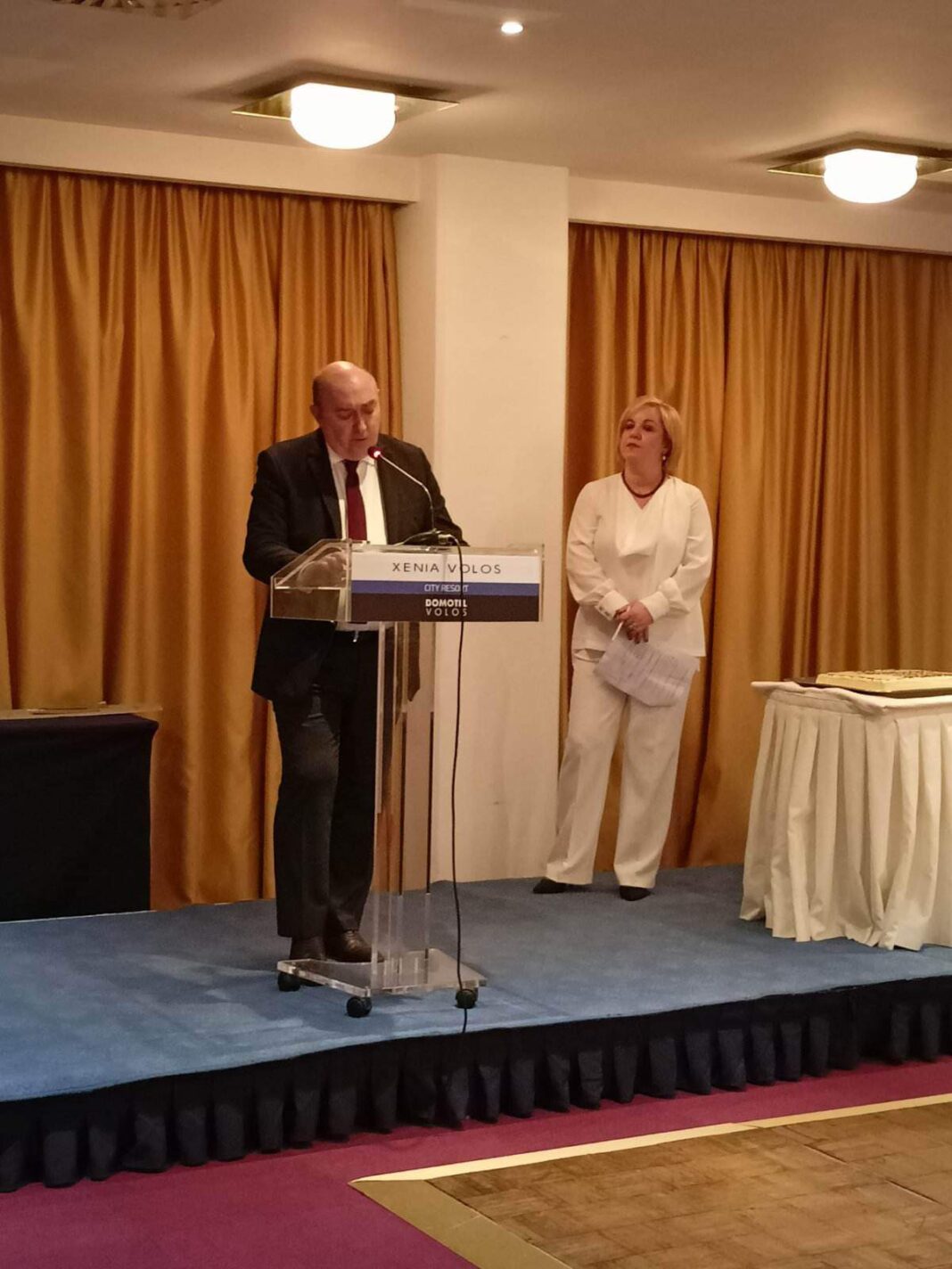 received_1151589208864310-1