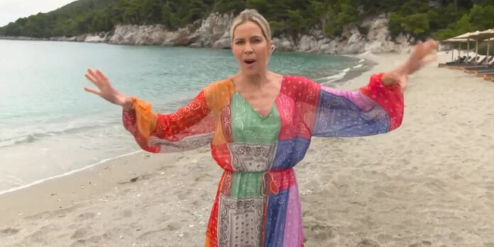 gynaika-kaftani-anoixta-xeria-sk-696x348