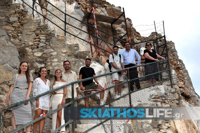 DSC_0027-696x464.jpg.pagespeed.ce.mtso4NZN8Q