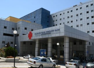 Του τσάκισε τα δάκτυλα μηχάνηνα σε φούρνο του Βόλου