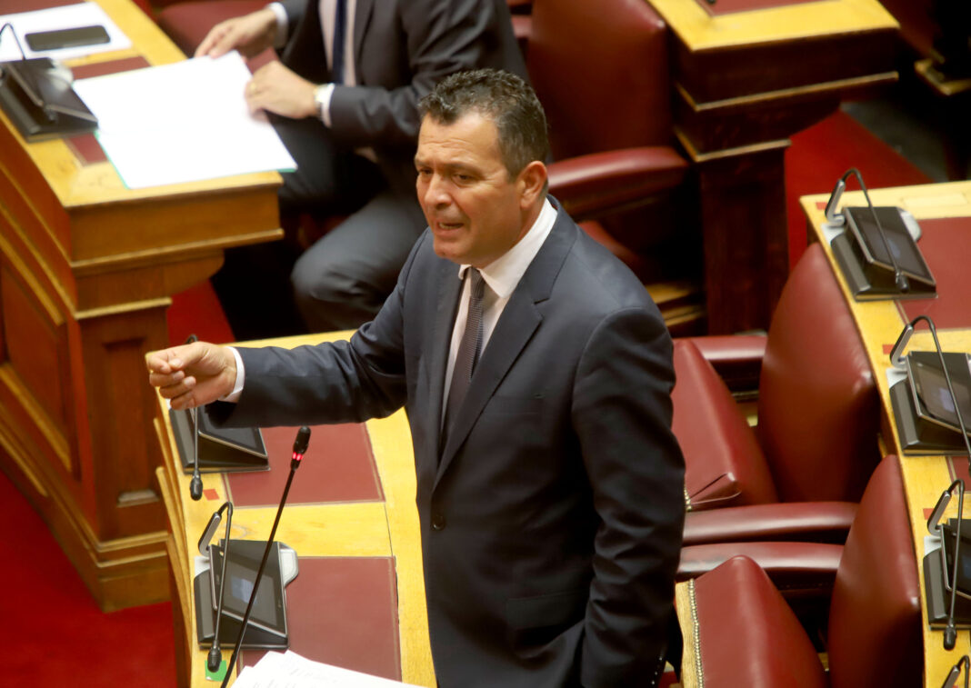 φωτό-βουλής-4-1