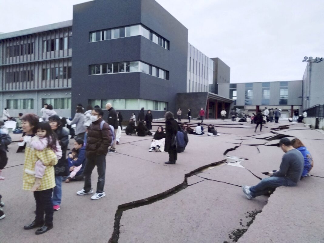 2024-01-01T085808Z_1137055385_RC2W85A16WTY_RTRMADP_5_JAPAN-QUAKE