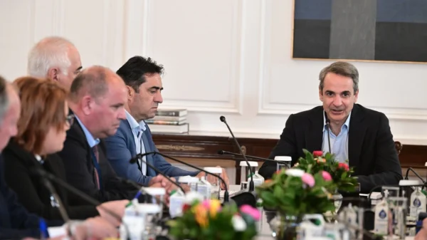 mitsotakis_agrotes_1-600x337