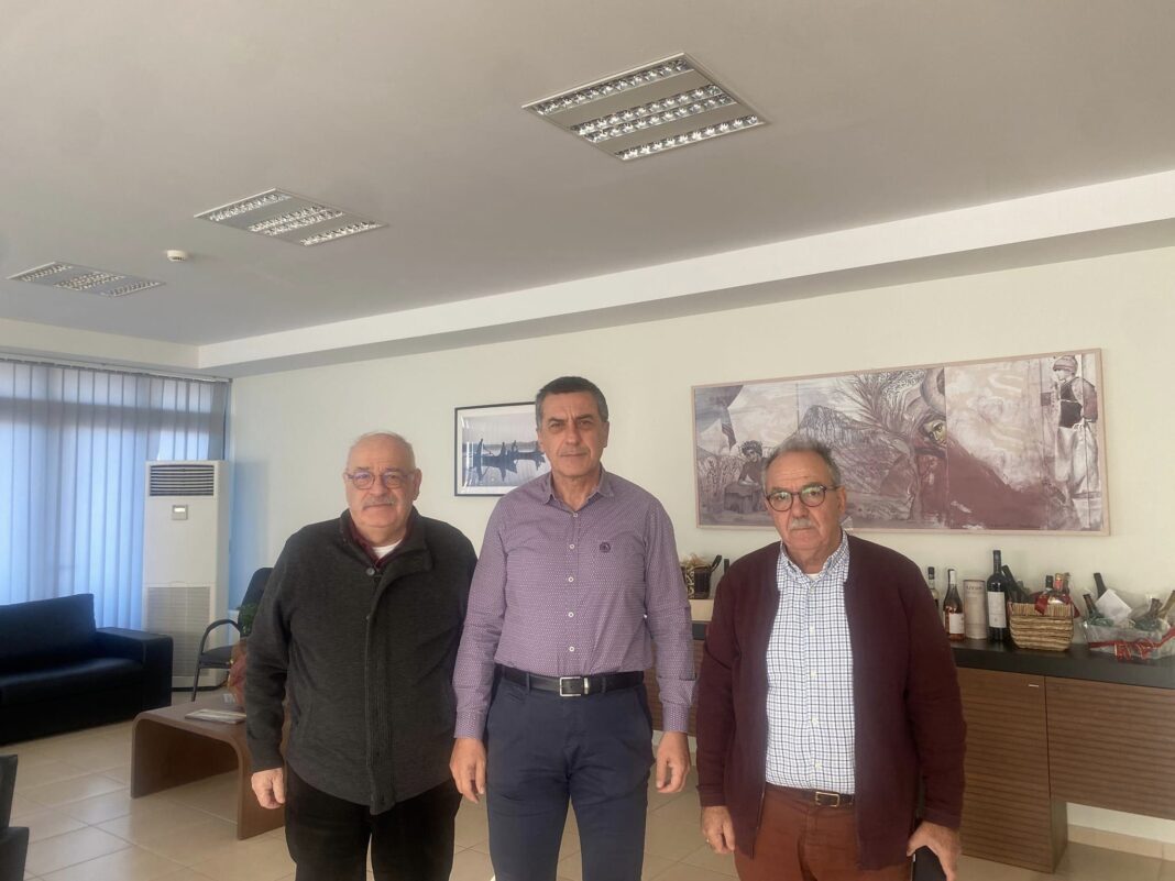 Φώτο.Περιφερειαρχης-κ.Κουρετας-Δήμαρχος-κ.-Στ.Περισσης-Πρόεδρος-κ.-Αγγ.-Ξηντάρης-1
