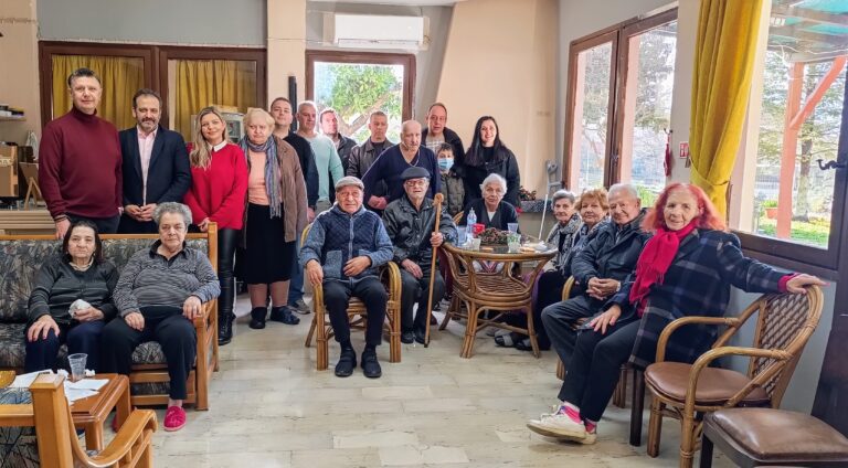 Επίσκεψη Σωματείου Οικογενειών Ενόπλων Δυνάμεων στο Γηροκομείο Βόλου