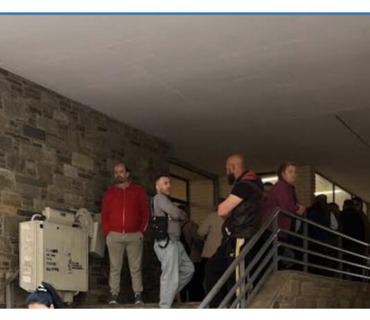 Διαμαρτυρίες και ουρές στη ΔΕΥΑΜΒ για τις διακοπές και το χαράτσι των τελών επανασύνδεσης