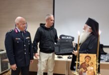 Προσφορά αλεξίσφαιρων στην Ομάδα ΔΙ.ΑΣ. από τον Μητροπολίτη Δημητριάδος στη Διεύθυνση Αστυνομίας Μαγνησίας