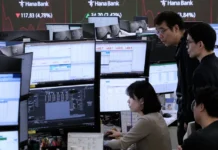 Οι ασιατικές αγορές καταρρέουν καθώς το πετρέλαιο σημείωσε τη μεγαλύτερη ημερήσια άνοδο των τελευταίων 40 ετών