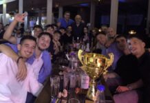 Με την κούπα του Πρωταθλητή στα μπουζούκια η ομαδα μπάσκετ του Ολυμπιακό Βόλου