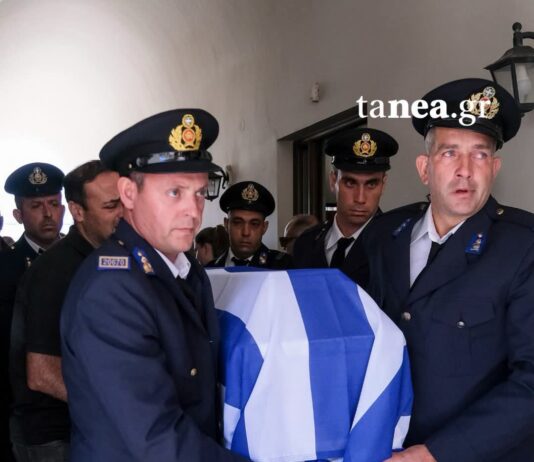 Ρέθυμνο: Σκηνές αρχαιας τραγωδίας στην κηδεία του 25χρονου Πυροσβέστη