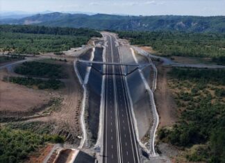 Ας είμαστε ρεαλιστές …Η κυβέρνηση οφείλει να δεσμεύσει πόρους για τα οδικά έργα που προηγούνται
