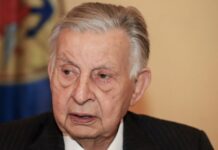 Πέθανε ο Γιάννης Βαρβιτσιώτης σε ηλικία 93 ετών
