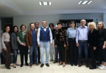 «Βροχή» ευχών για τον Δημήτρη Κουρέτα: Τι του εύχονται, το δώρο που έκανε στους δημοσιογράφους και ο… κερασμένος καφές που τον αιφνιδίασε (φώτo- video)